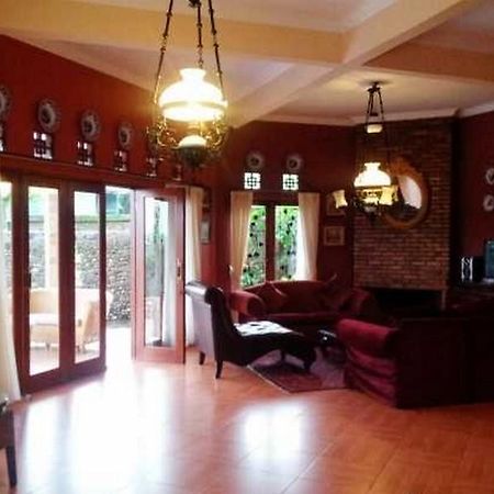 Villa Riri By The London Living Depok Exterior photo